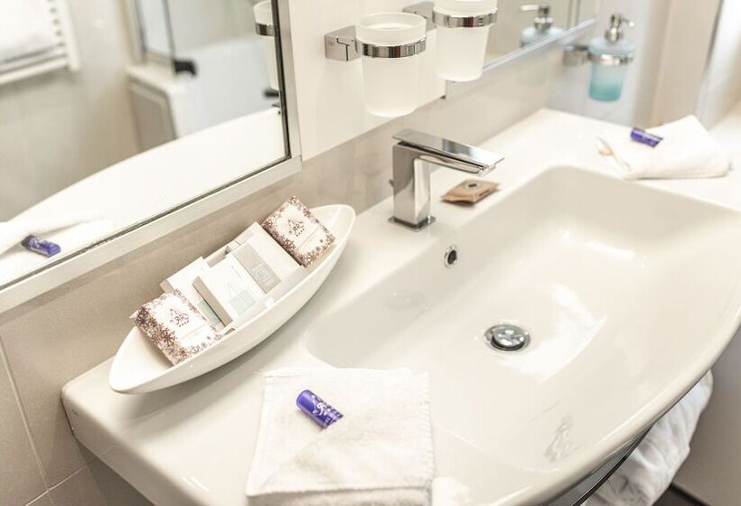 Boutique Hotel Albana Real   Restaurants & Spa