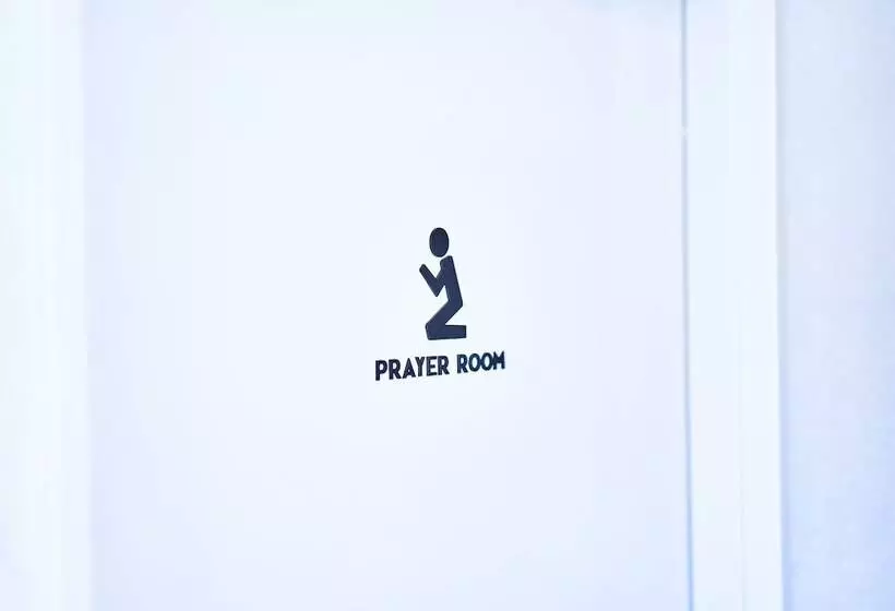 &and Hostel Hommachi East