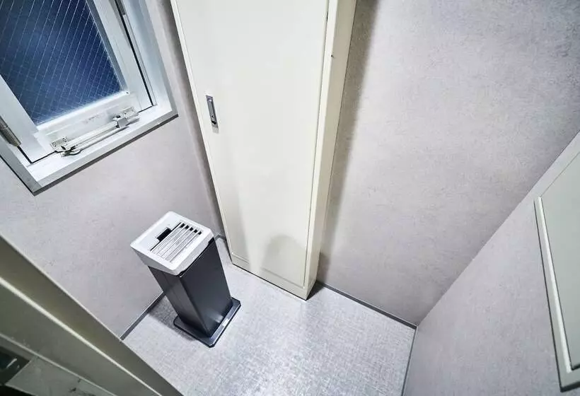 &and Hostel Hommachi East