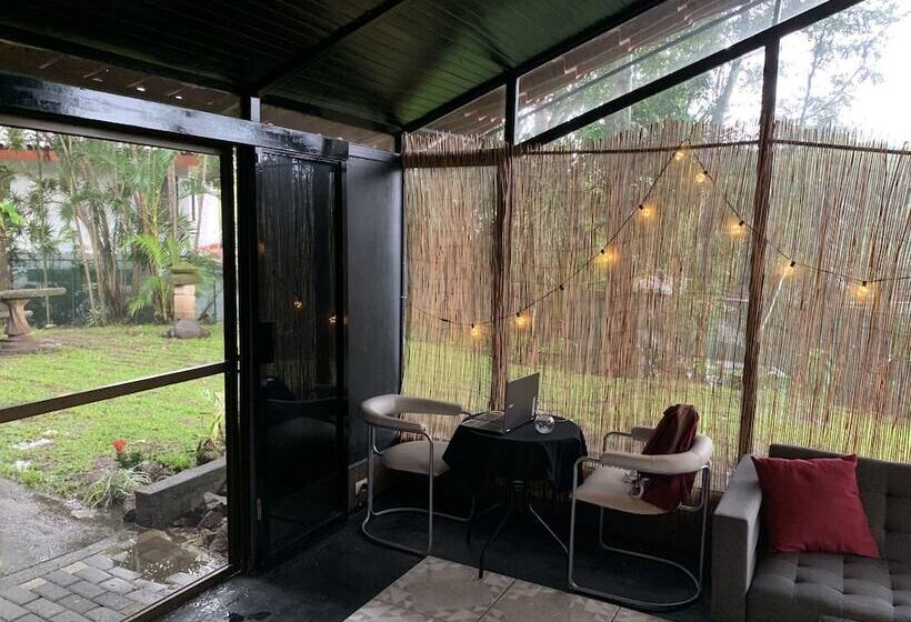 Отель Better Life Suites & Studio