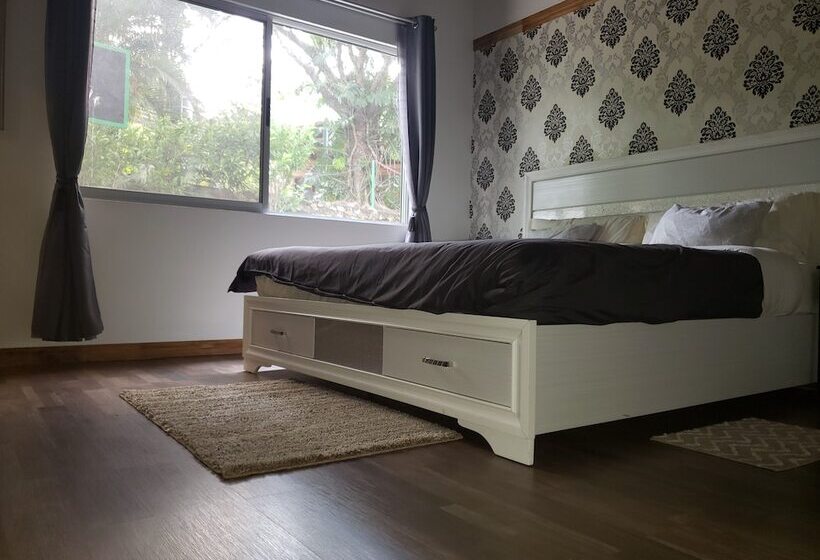 Отель Better Life Suites & Studio