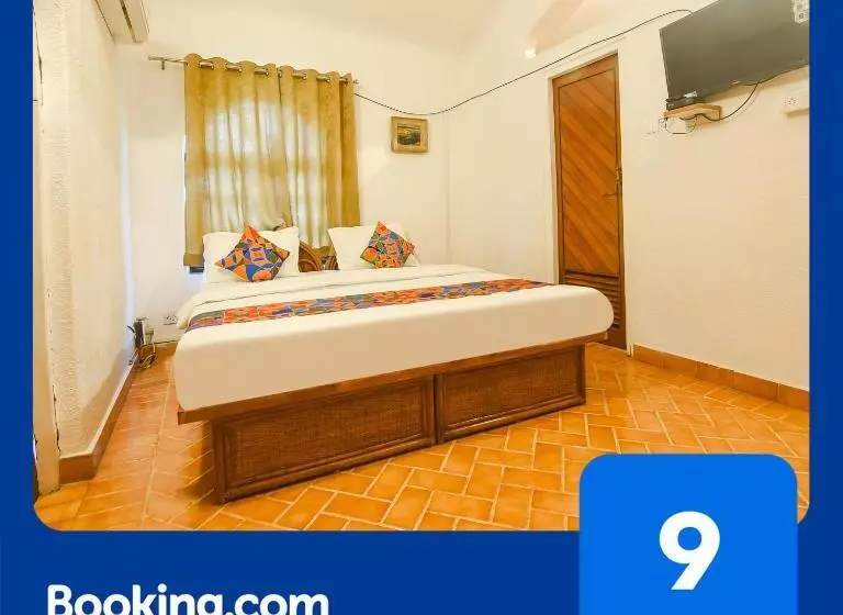 Hotelli Fabexpress Royal Baga Residency