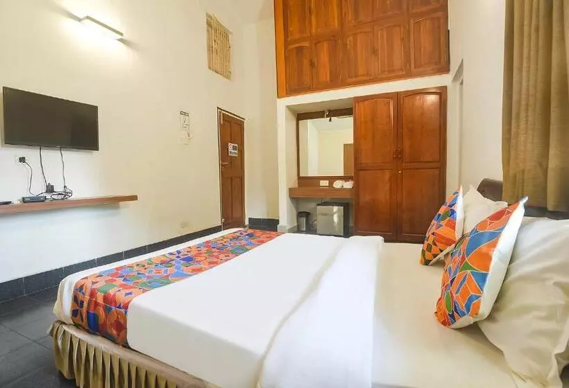 Hotelli Fabexpress Royal Baga Residency