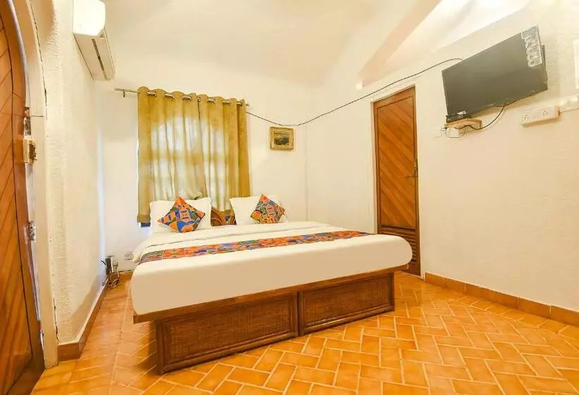 Hotelli Fabexpress Royal Baga Residency