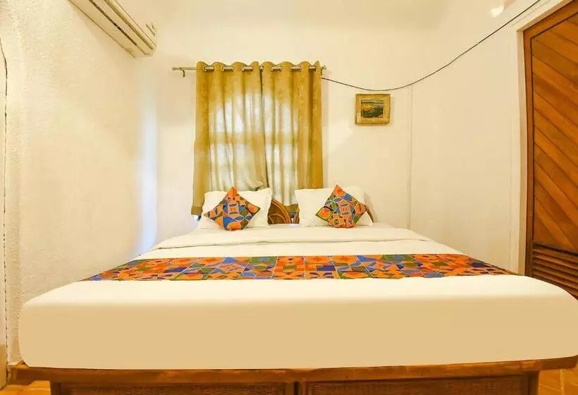 Hotelli Fabexpress Royal Baga Residency