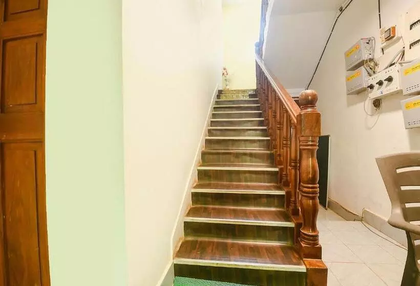 Hotelli Fabexpress Royal Baga Residency