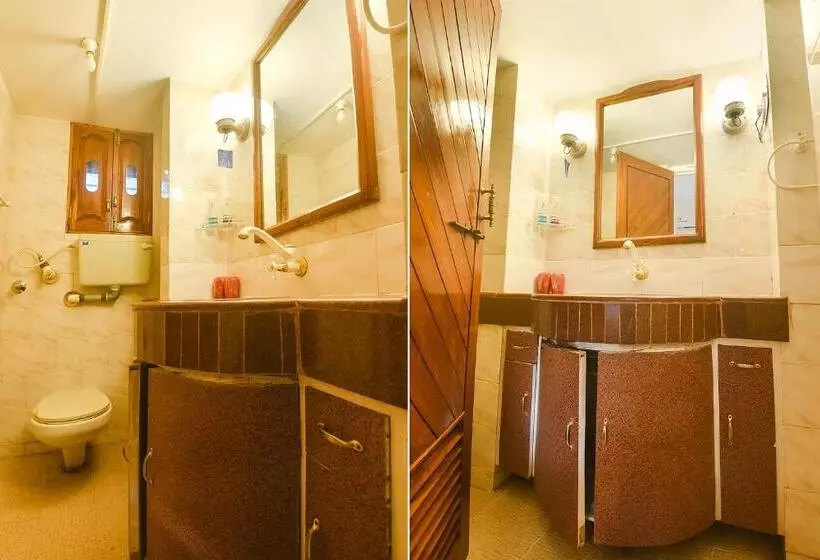 Hotelli Fabexpress Royal Baga Residency