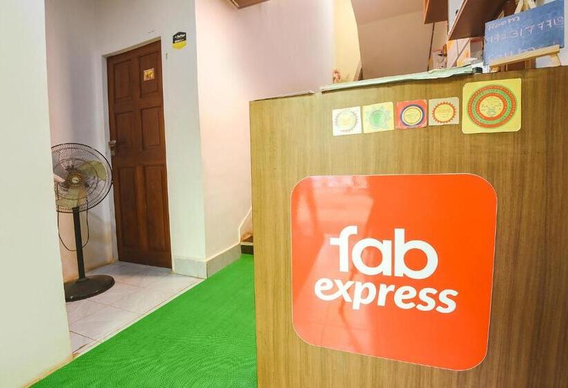 Szálloda Fabexpress Royal Baga Residency