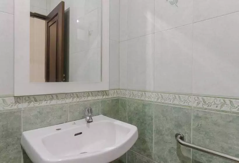 Hotelli Reddoorz Syariah @ Cipanas