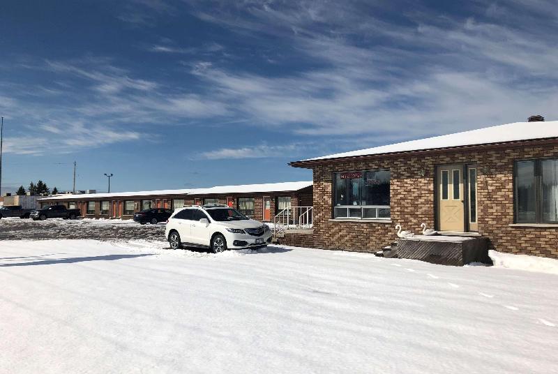 ホテル Travelodge By Wyndham Cochrane