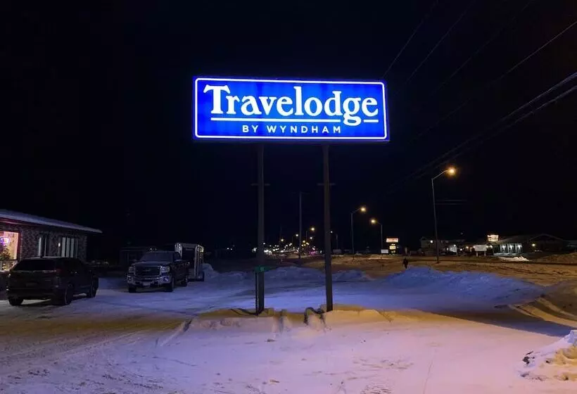 ホテル Travelodge By Wyndham Cochrane