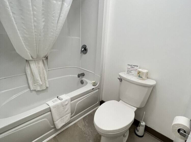 ホテル Travelodge By Wyndham Cochrane