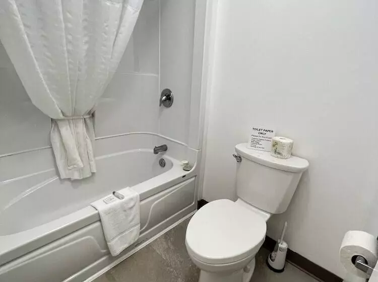 ホテル Travelodge By Wyndham Cochrane