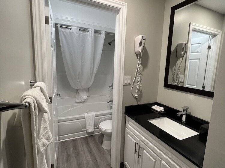 ホテル Travelodge By Wyndham Cochrane