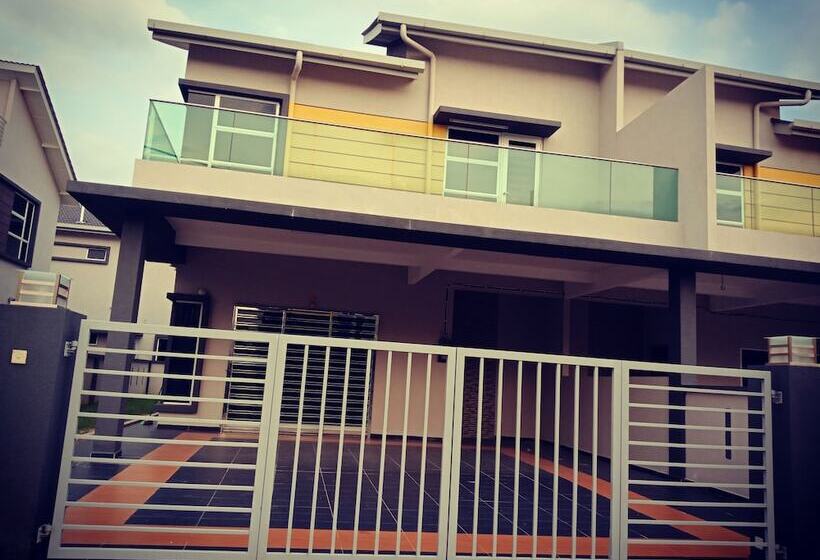 פנסיון Thibas Homestay Sungai Pelek