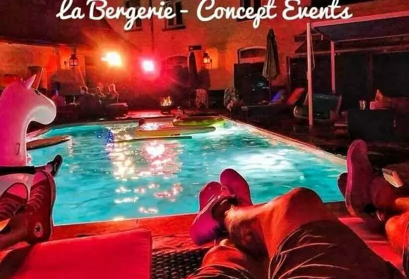 تختخواب و صبحانه La Bergerieconcept Events
