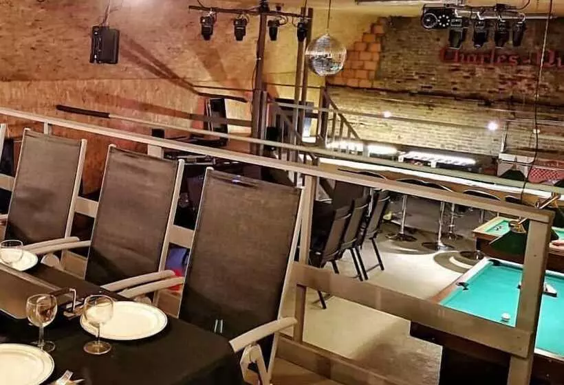 تختخواب و صبحانه La Bergerieconcept Events