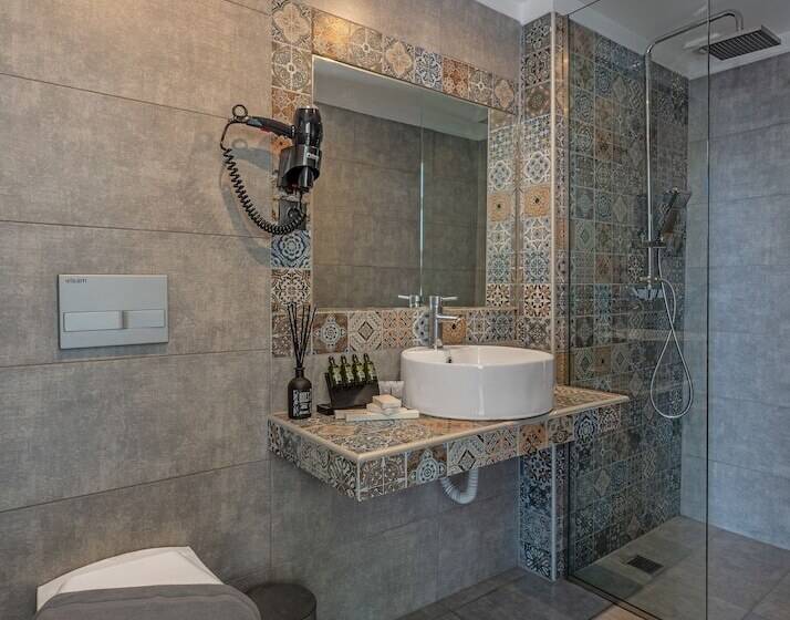 酒店 Aeolos Luxury Suites