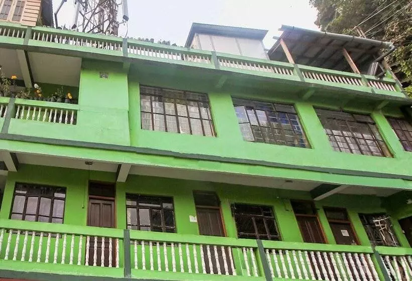 هتل Batasia Loop By Oyo Rooms