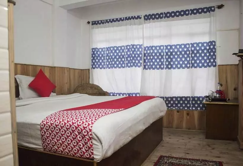هتل Batasia Loop By Oyo Rooms