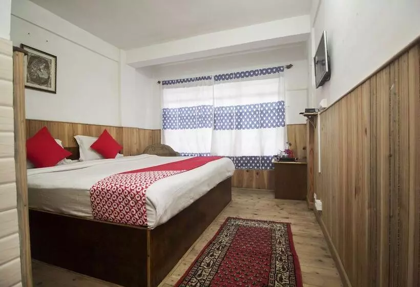 هتل Batasia Loop By Oyo Rooms
