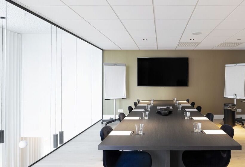 هتل Corsendonk Turnova