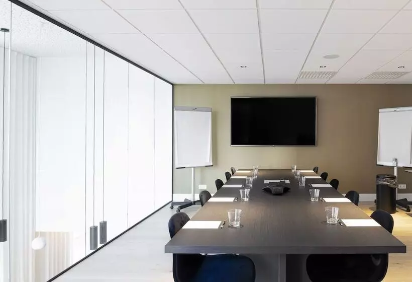 Hotelli Corsendonk Turnova