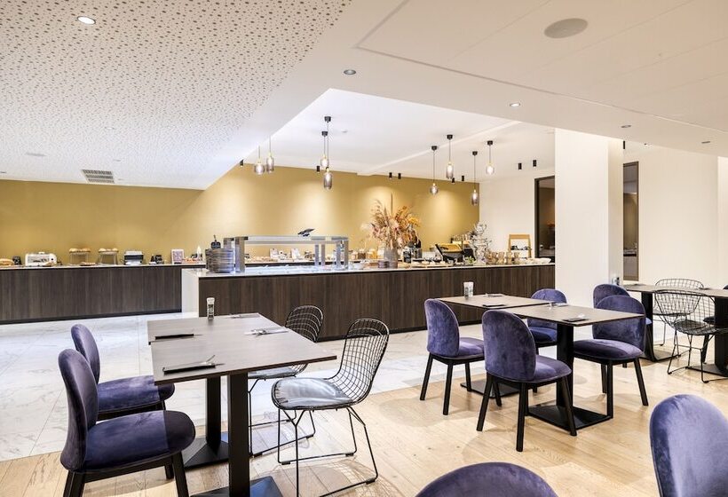 هتل Corsendonk Turnova