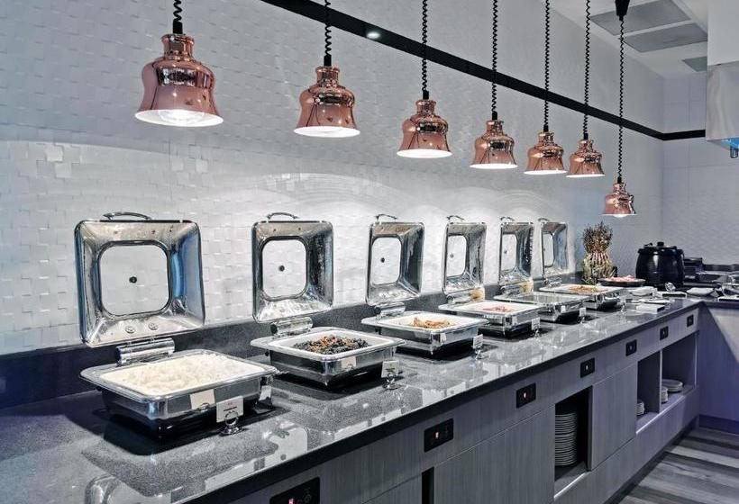 هتل Parkinn By Radisson Iloilo