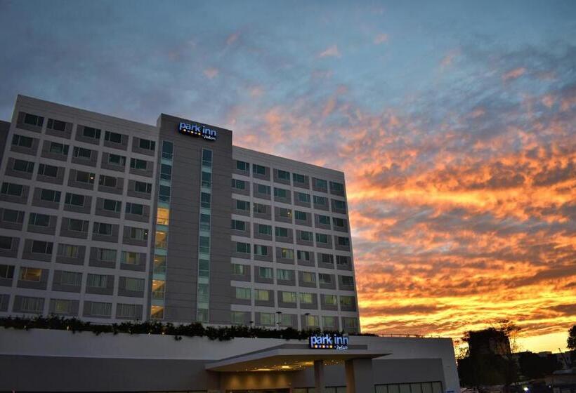 هتل Parkinn By Radisson Iloilo