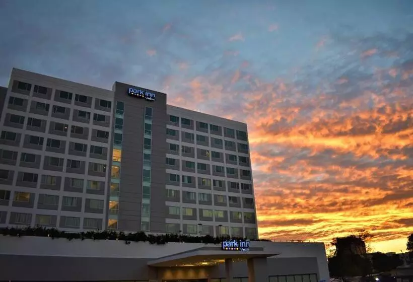 ホテル Parkinn By Radisson Iloilo