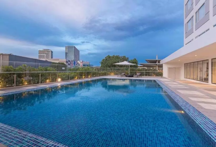 ホテル Parkinn By Radisson Iloilo