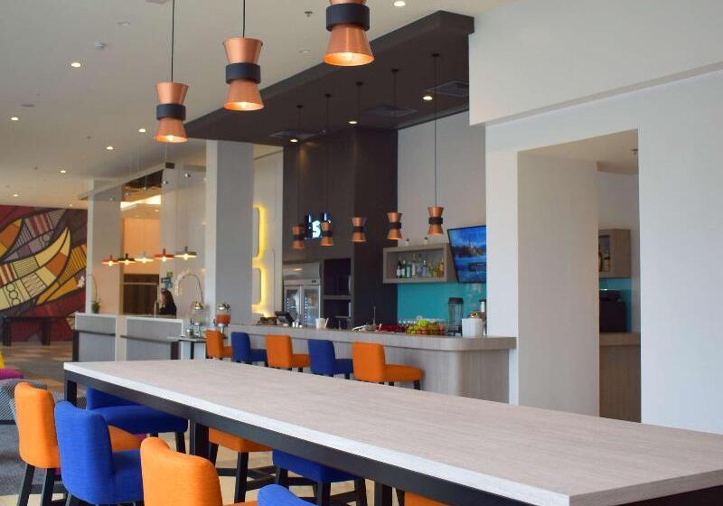 هتل Parkinn By Radisson Iloilo