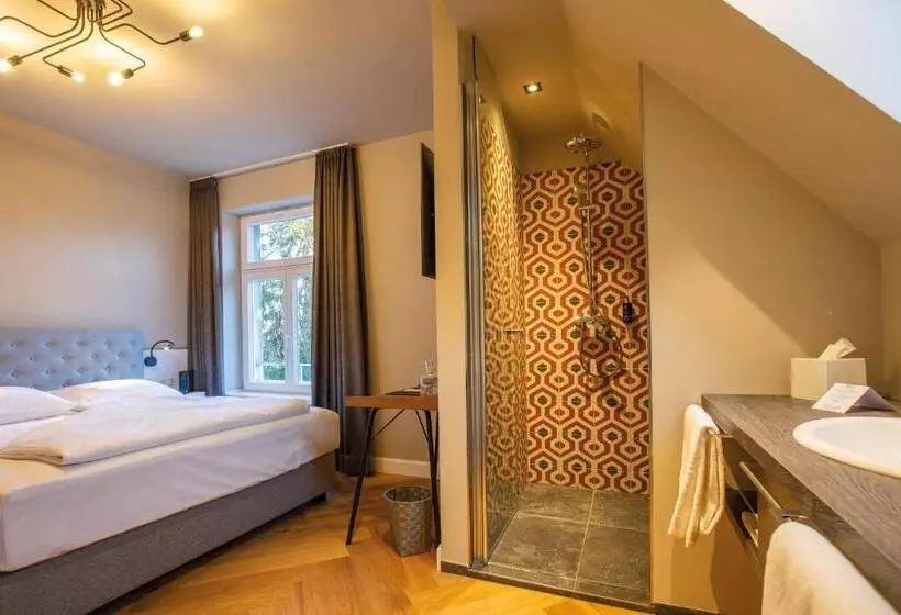 Hotelli Villa Glanzstoff