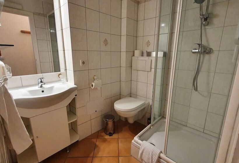 Casa Cristina  Kurpension Und Appartements