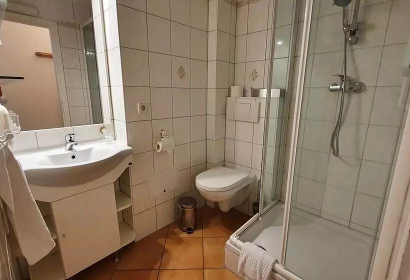 Casa Cristina  Kurpension Und Appartements