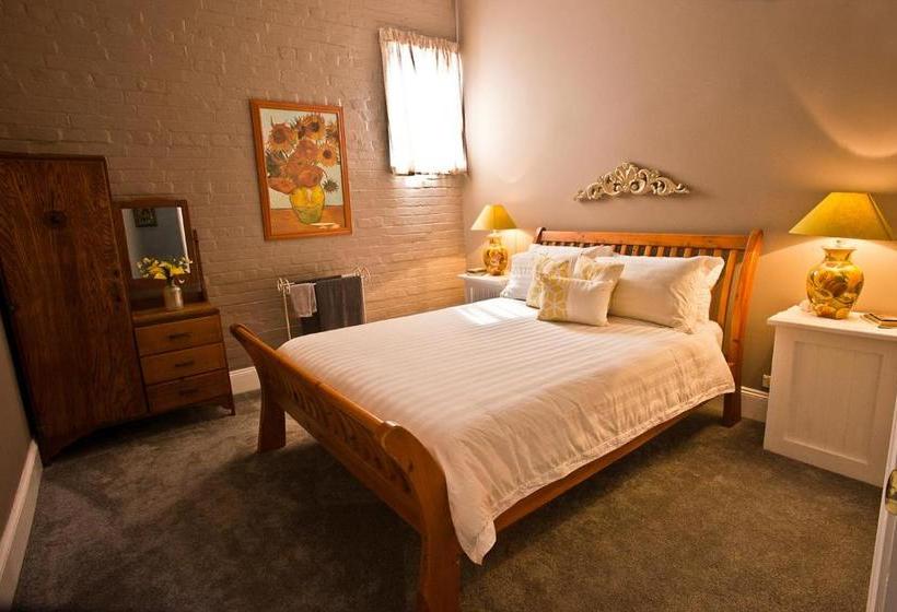 Willowgate Hall Luxury Hosted B&b