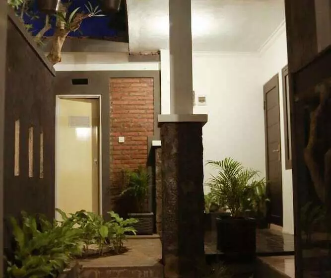 Aamiaismajoitus (B&B) De Lungguh Family Homestay