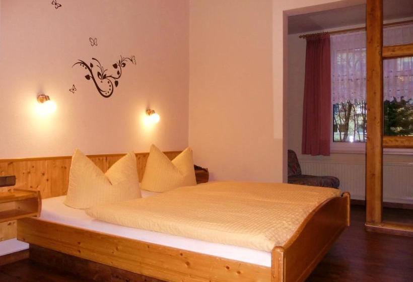 Hotel Pension Haus Flora