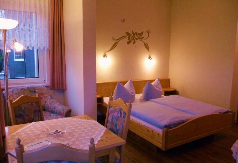 Hotel Pension Haus Flora