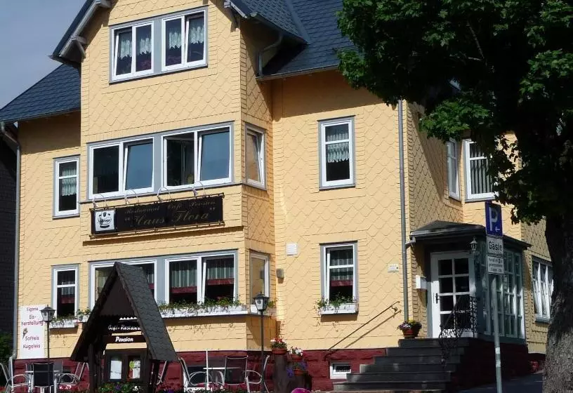 Hotelli Pension Haus Flora