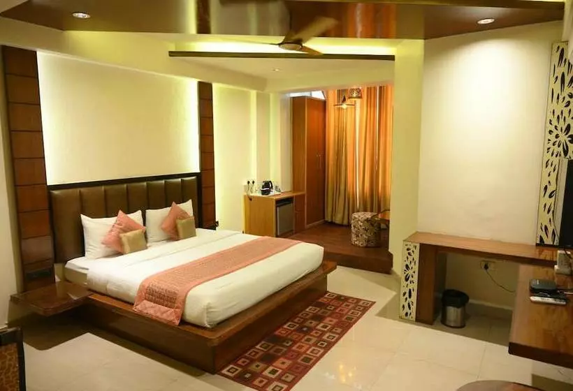 ホテル Grand Kailash