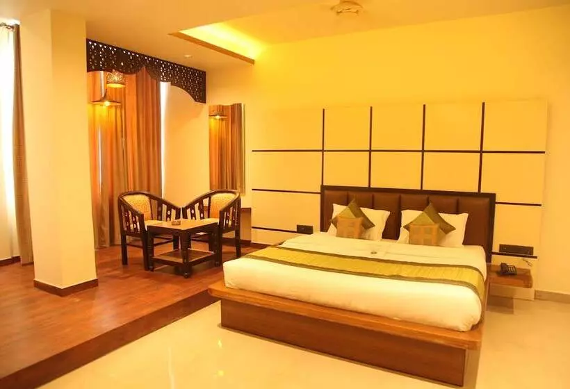 ホテル Grand Kailash
