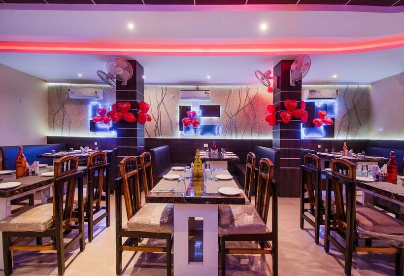 هتل Janvi International By Oyo Rooms