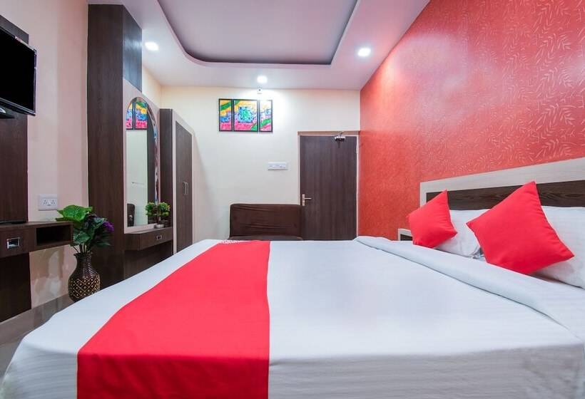 هتل Janvi International By Oyo Rooms