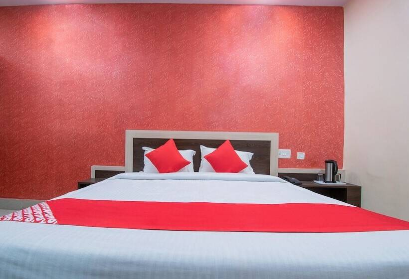 هتل Janvi International By Oyo Rooms