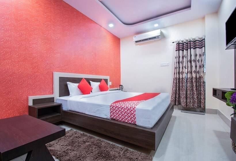 هتل Janvi International By Oyo Rooms