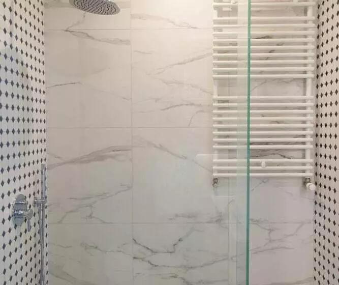 هتل Les Fleurettes