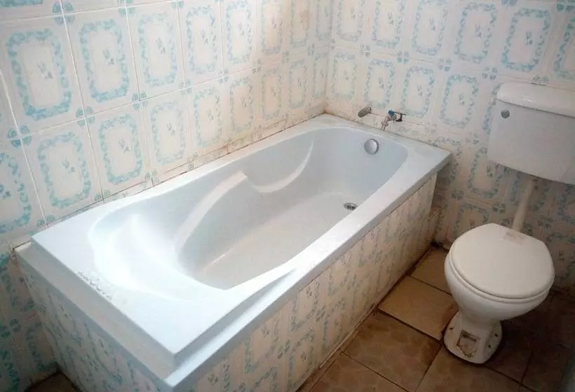 هتل Magreth Event Centre &