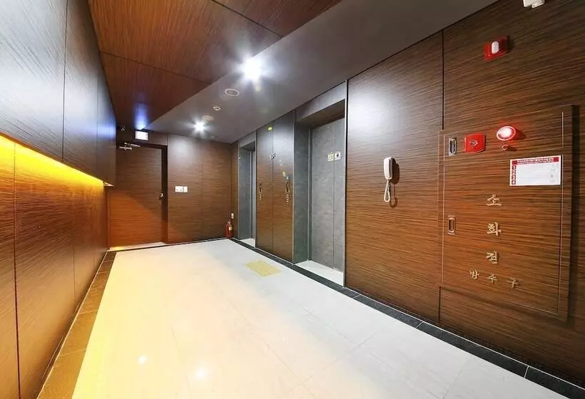 Hotelli Uijeongbu La Tree